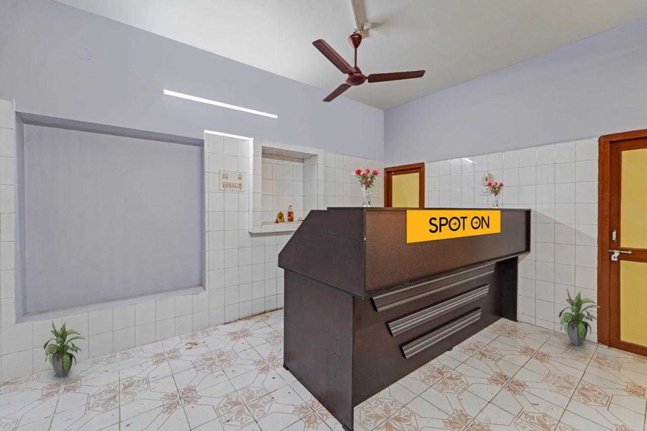 Spot On Sri Sakthi Guest House Villupuram Luaran gambar