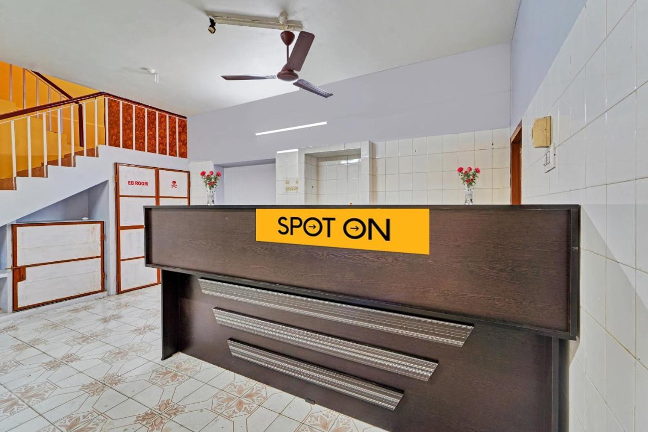 Spot On Sri Sakthi Guest House Villupuram Luaran gambar