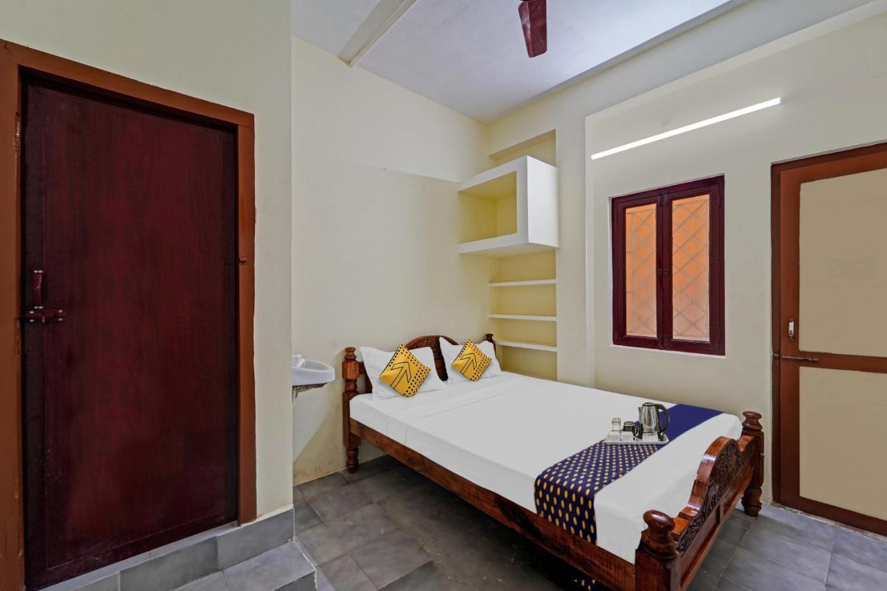 Spot On Sri Sakthi Guest House Villupuram Luaran gambar
