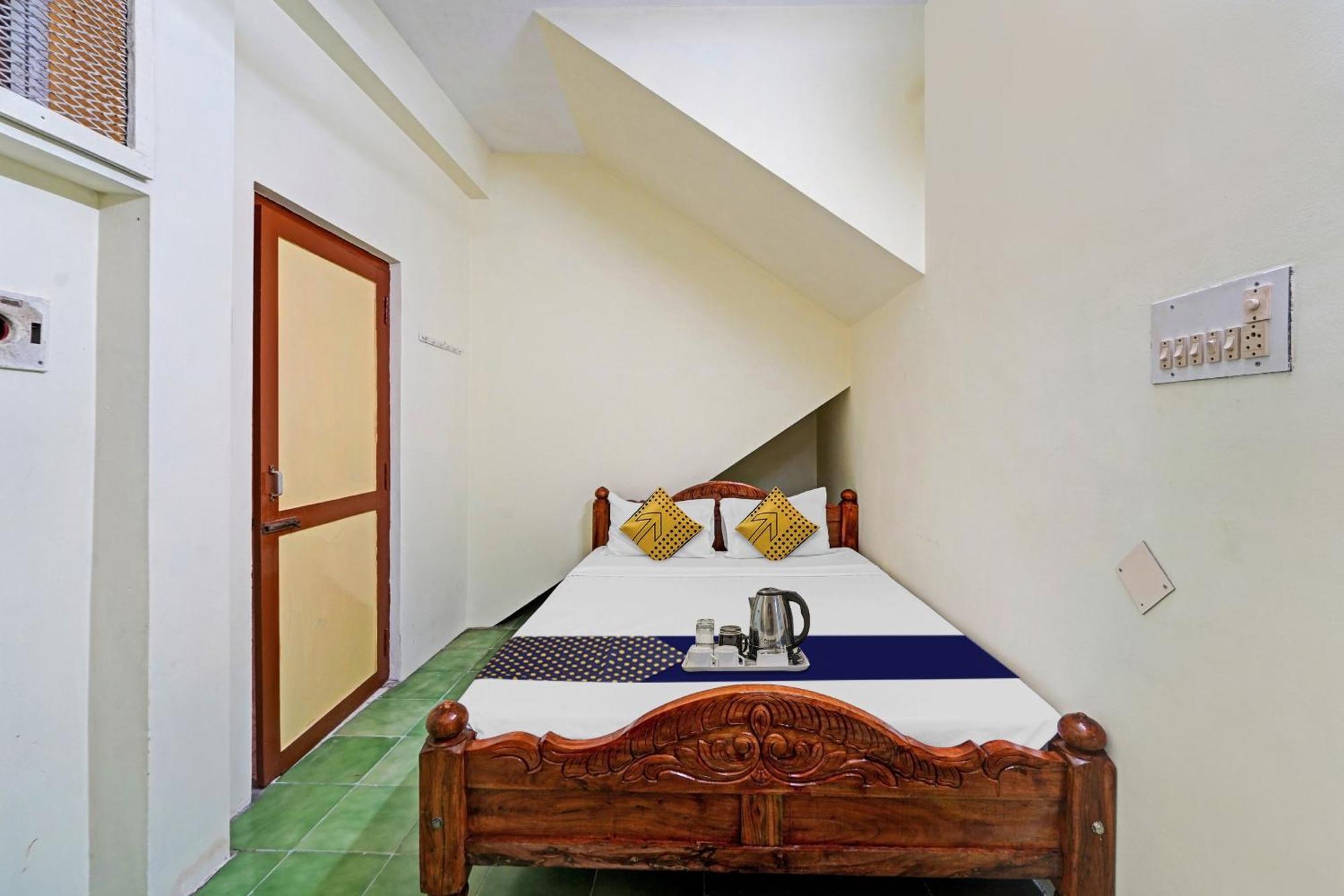 Spot On Sri Sakthi Guest House Villupuram Luaran gambar