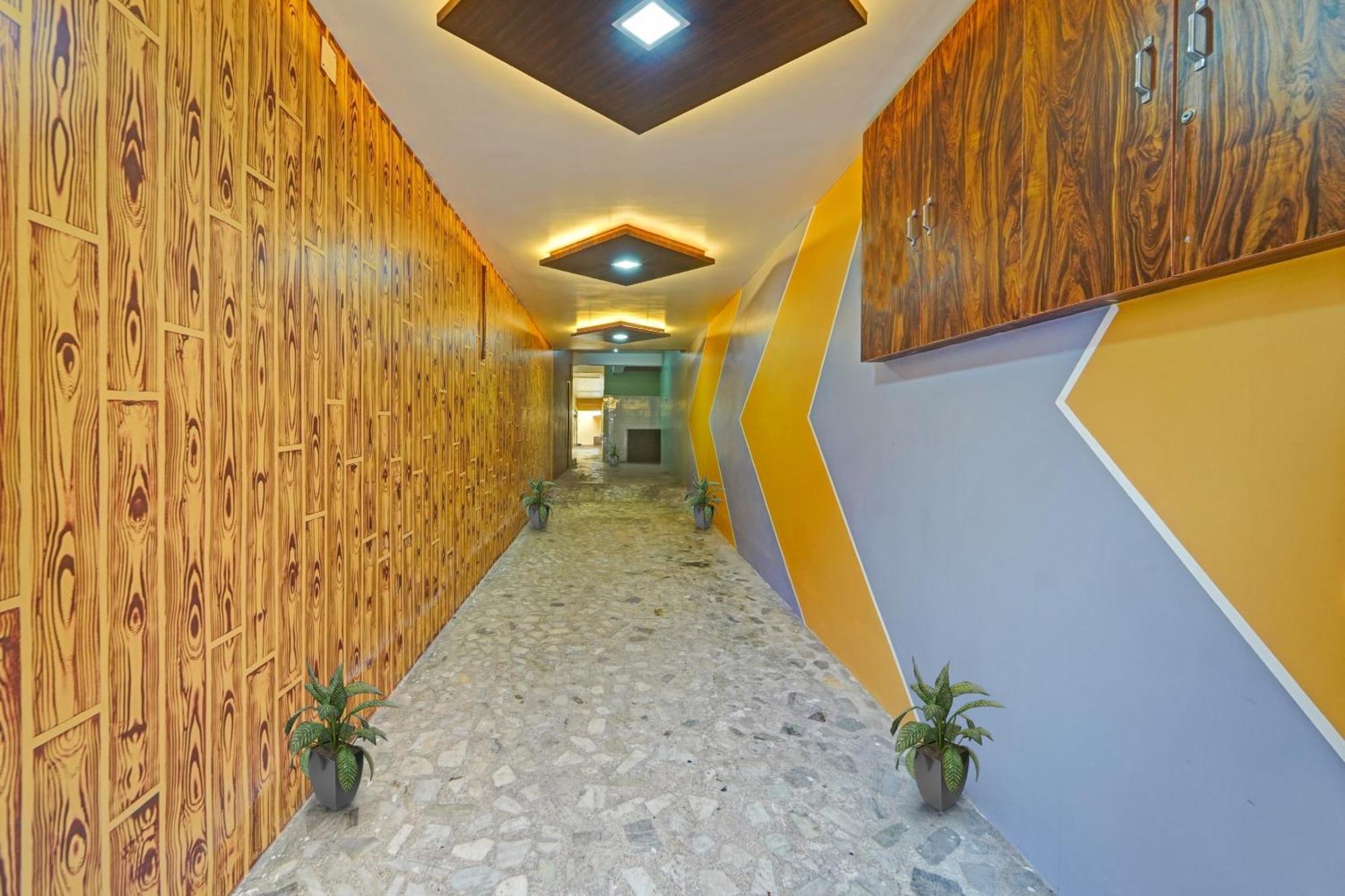 Spot On Sri Sakthi Guest House Villupuram Luaran gambar